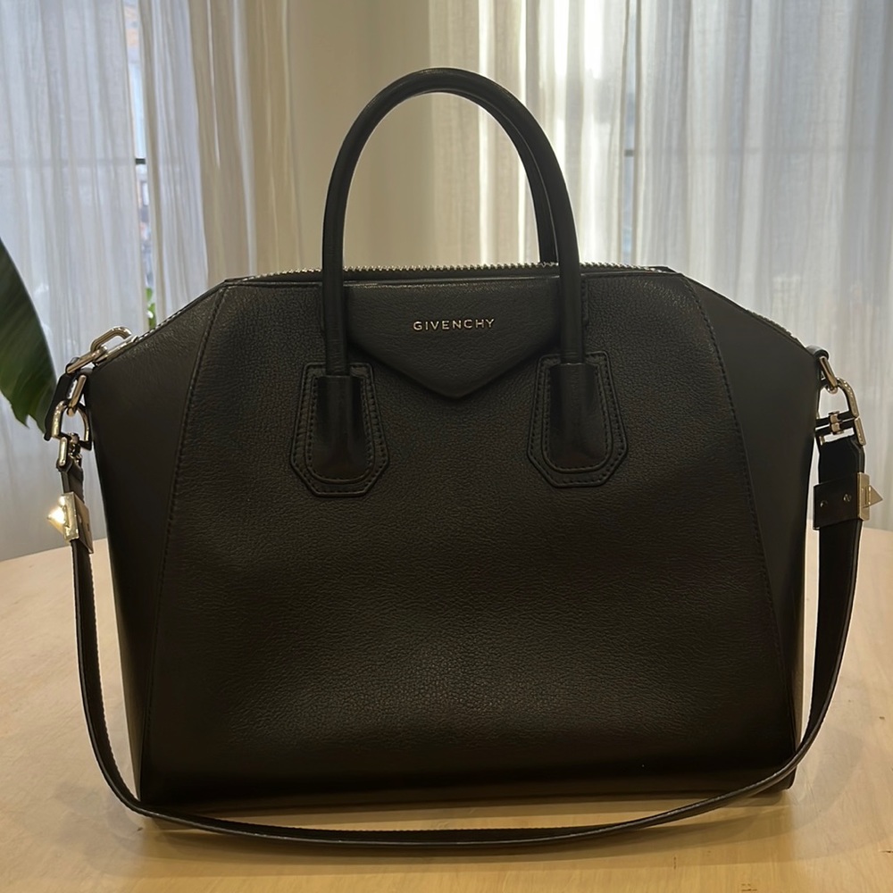 Givenchy medium Antigona bag- great condition